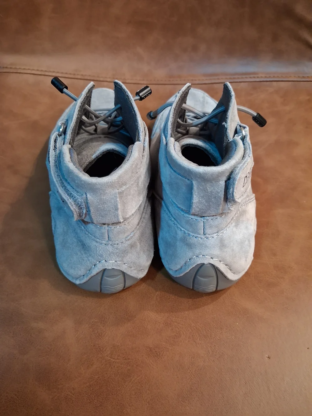 DBEP Men’s Suede Chukka Boots in Light Gray